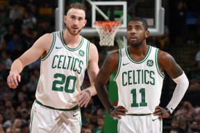 星空娱乐最新网址-冠军球队赛季回顾大会展示团队奋斗历程与数据亮点，冠军联赛