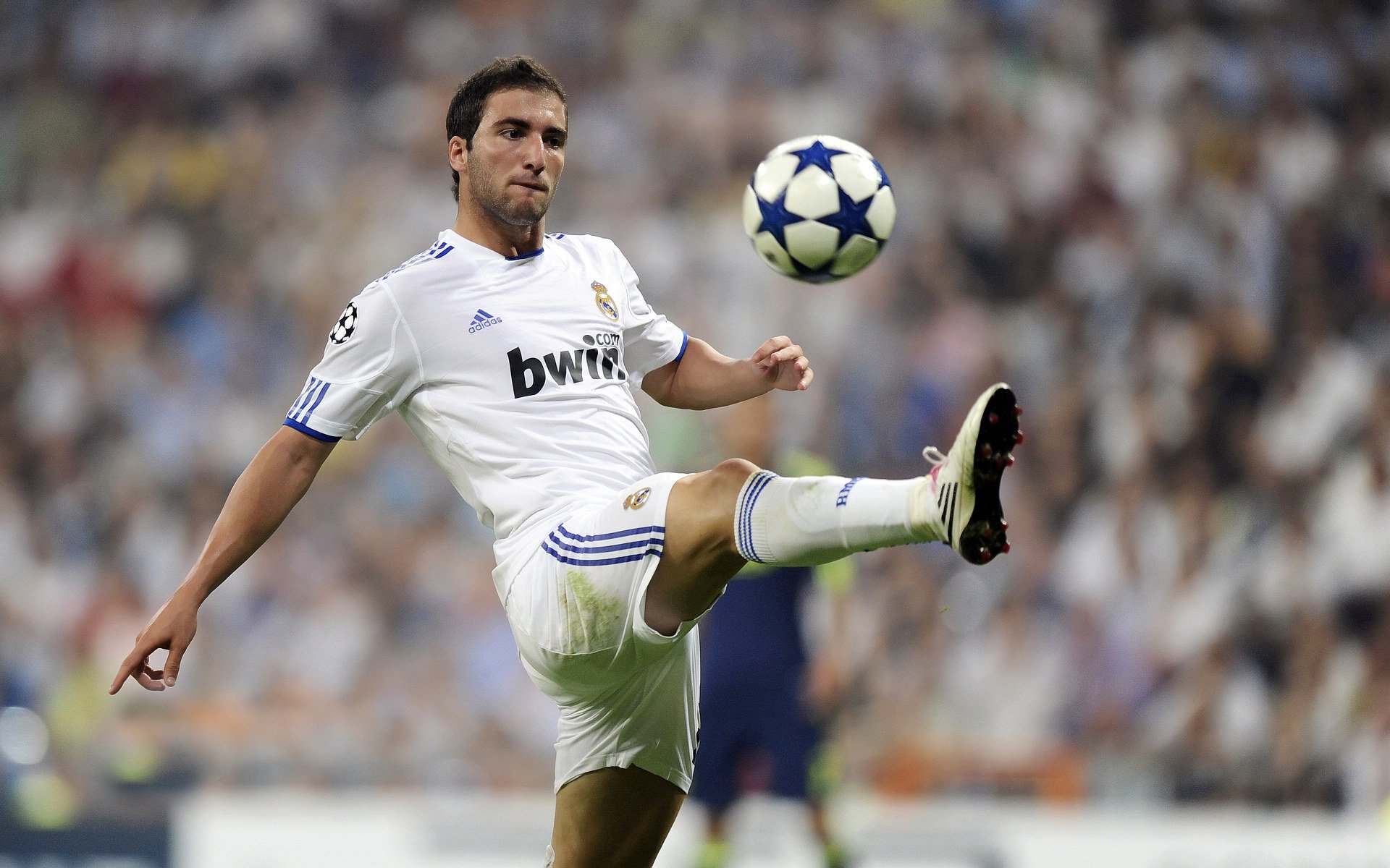 球队教练强调中超联赛对技战术细节的要求，足球队中超